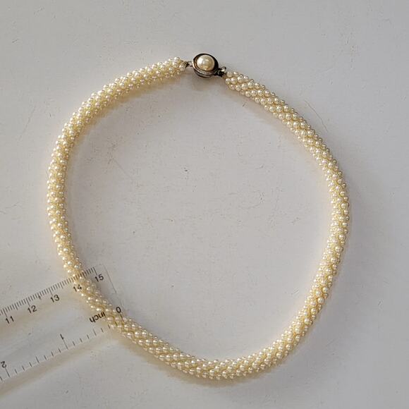 Ivory Twisted Faux Pearl Beaded Necklace Elegant Design & Classic Clasp Closure - Picture 4 of 10